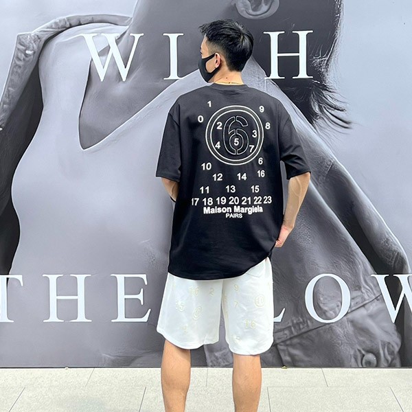 エムエム6 オーバーサイズ ナンバーロゴ Tシャツ 偽物 Maq50313